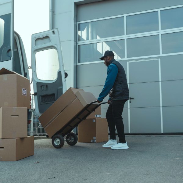 Commercial site - employee loading van
